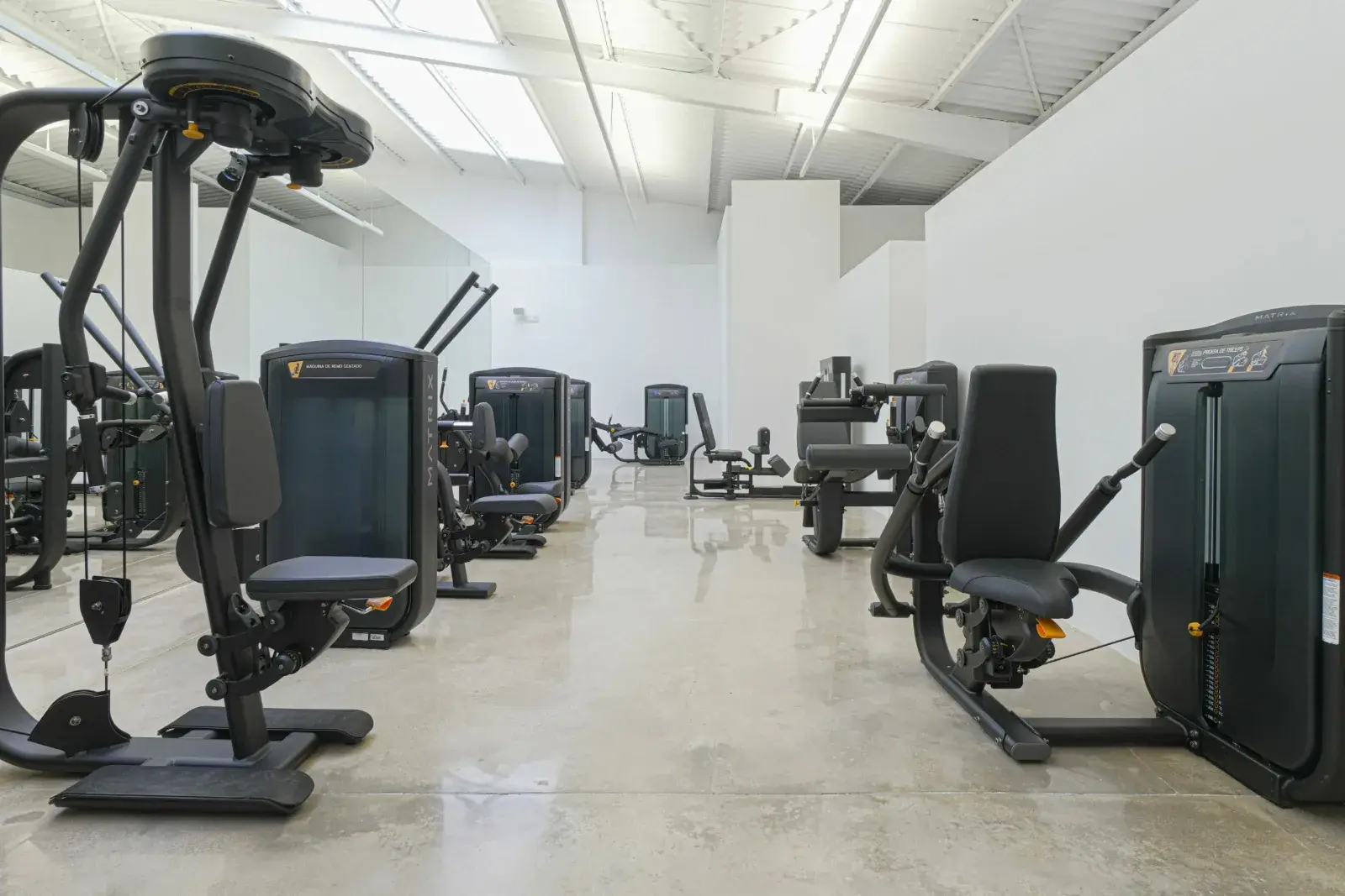 Sala de máquinas del gimnasio Premier