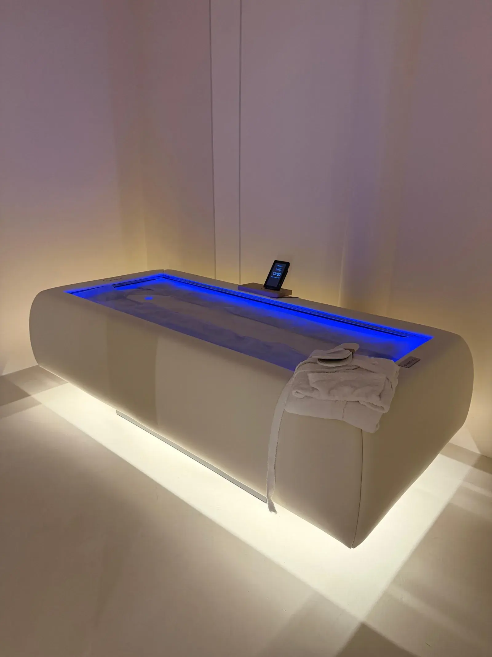 Cama de flotación de la zona de spa de Bella Hora